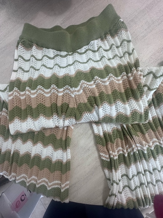 MINKPINK Olive & Cream Knit Wave Camisole - Picture 5 of 7